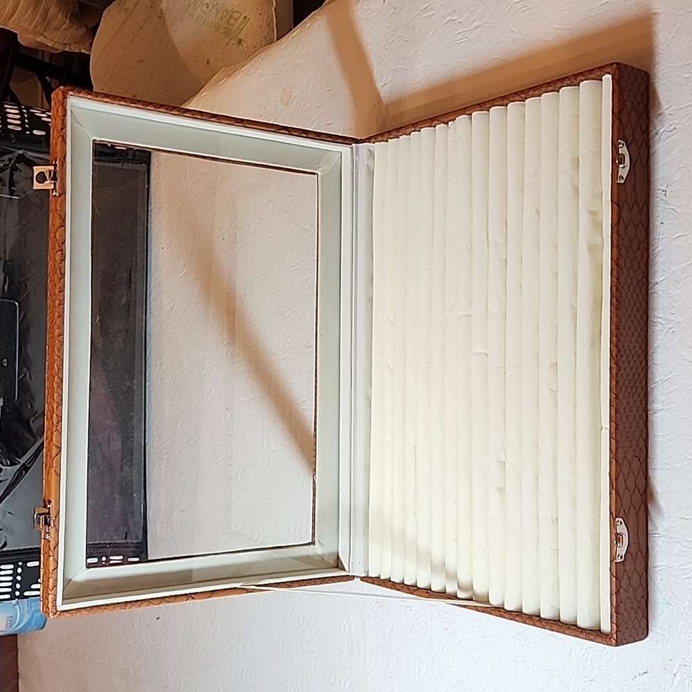 Ring storage display box - Picture 2 of 5